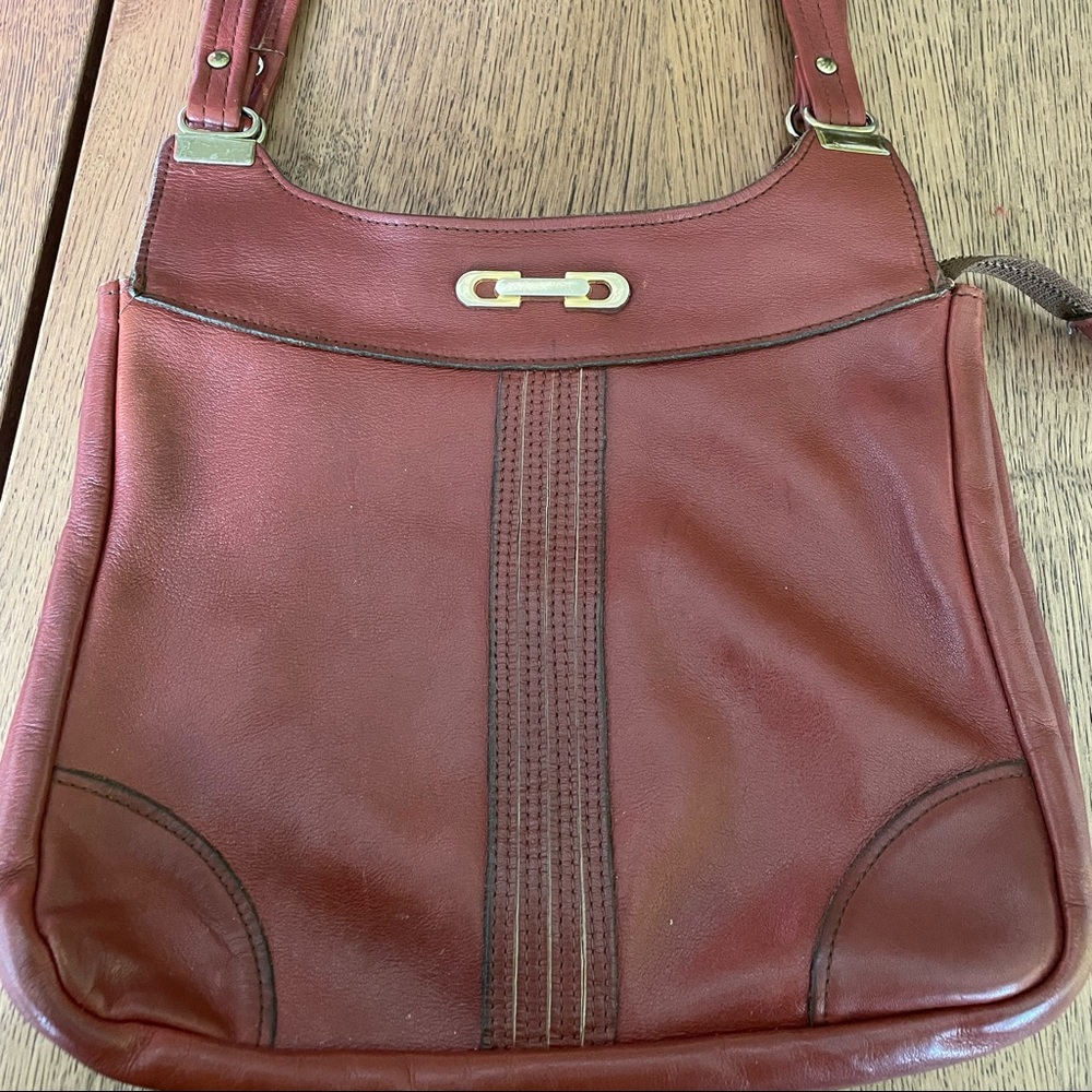 Vintage reddish brown 1970’s 1960’s all leather bag in good condition